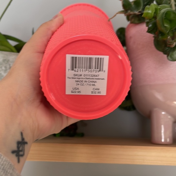 NWT Starbucks 24oz 2022 Dragonfruit tumbler - Picture 3 of 3